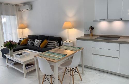 Golden Mile Apartment | Jardines del Mar Beach - WiFi 539