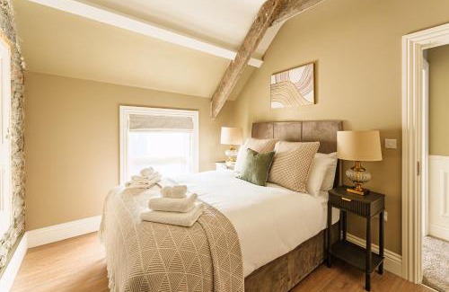 Dingle House | JB O Sheas self catering pub