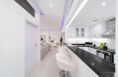 Dubai Marina Apartment | Jbr beach walk front sea apartment up 6-7 guest