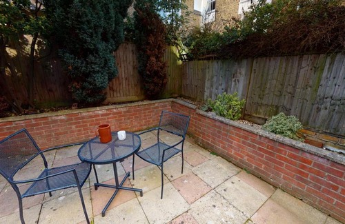 Shaftesbury Apartment | Jedburgh Garden