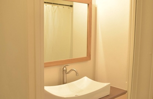 Whitehall Apartment | Jefferson River Loft