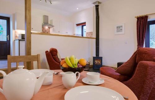 Holsworthy House | Jenny Wren