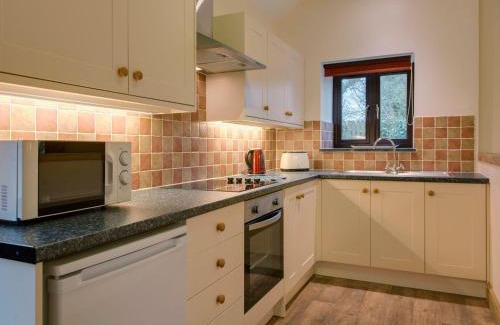 Holsworthy House | Jenny Wren
