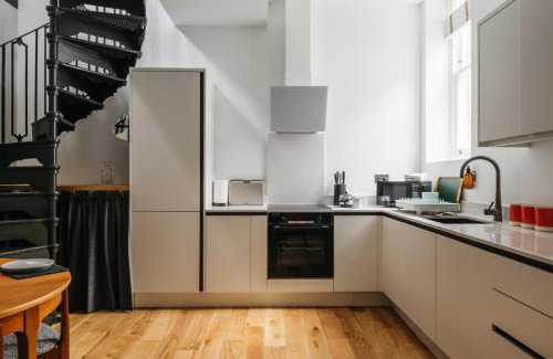 Canterbury House | Jesticos, Very Central Beautiful , 1 FOC Parking Included