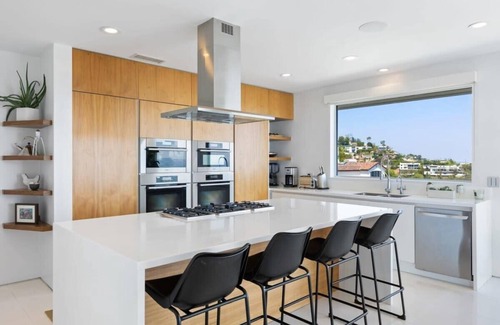 The Bird Streets House | Jetliner by Stay Awhile Villas