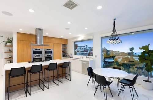 The Bird Streets House | Jetliner by Stay Awhile Villas