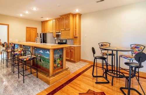 Hermann House | Jett Manor - Hermann, MO 13-Acre Private Estate w/Hot Tub, Sauna & Scenic Views