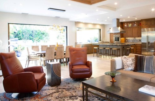 Solana Beach House | Jewel in SB: walk to the beach, enjoy the outdoor patio & firepit!