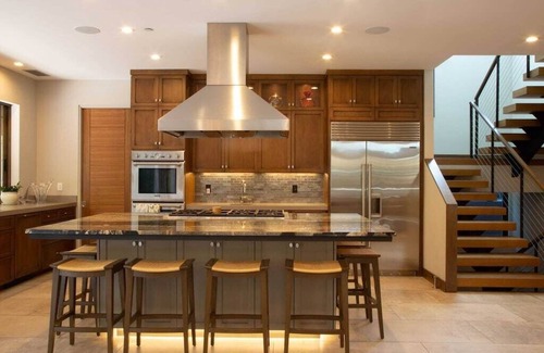 Solana Beach House | Jewel in SB: walk to the beach, enjoy the outdoor patio & firepit!