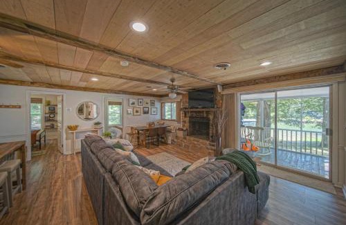 Huddleston House | Jewelbox Cottage