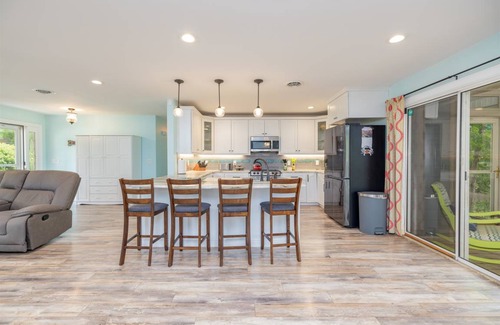 Henrico House | Jimmies Paradise at Lake Gaston