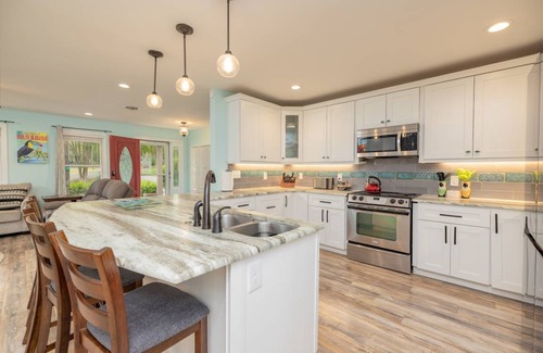 Henrico House | Jimmies Paradise at Lake Gaston