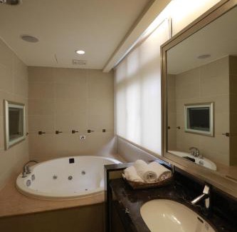 Zhonghe Hotel | Jingan Classic Inn