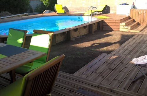 Saint-Philbert-de-Grand-Lieu House | Jolie et Grande Maison Pour Famille Nombreuse Avec Cheminée et Piscine