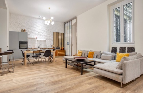 Lazzaretto Apartment | JOIVY Stylish Central Maisonette