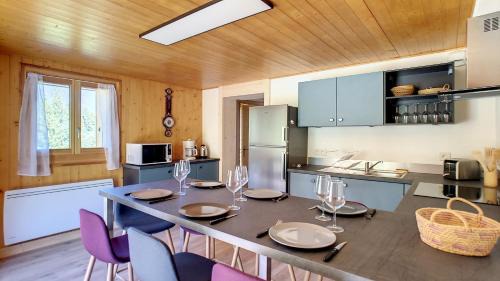 Saint-Jean-dʼAulps Apartment | Joli APPARTEMENT DANS CHALET AVEC TERRASSE - SAINT JEAN D'AULPS - PROCHE MORZINE - 6 PERSONNES - LILOU