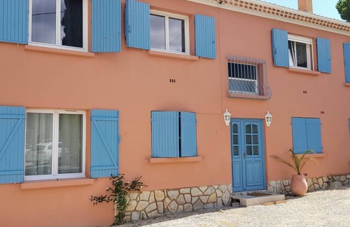 Hyeres Apartment | Joli appartement avec jardinet