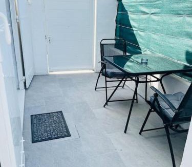 Marignane Apartment | Joli Petit Studio Cosy