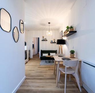 Secteur 3 Apartment | Joli T2- cocooning - wifi fibre - lave-linge