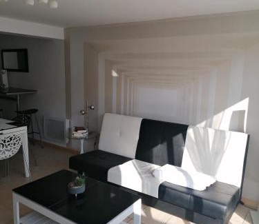 Reau House | Jolie maison avec Jardin à Réau