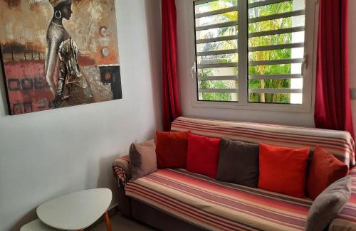 Sainte-Suzanne House | Jolie maisonnette, piscine, jacuzzi