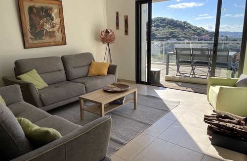 Bastelicaccia Villa | Jolie Villa 8 Personnes vue mer Avec Piscine à 10 mn des Plages et de Porticcio