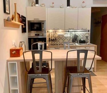 La Joliette Apartment | JoliJoliette, terrasse, central, climatisé, WIFI , garage