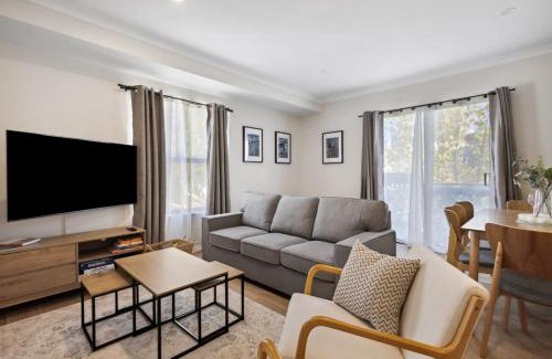Northbridge Apartment | Jolly on James- 2BDR