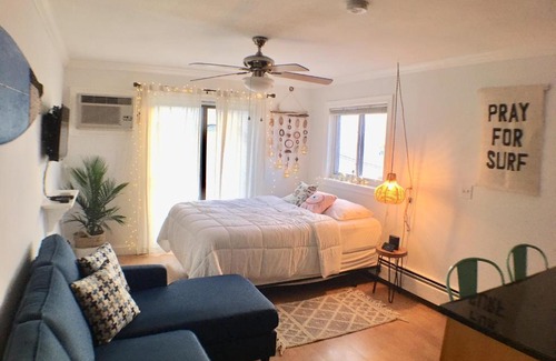 Hampton Apartment | Jonathan's Ocean Front Studio Suites Hampton Beach!