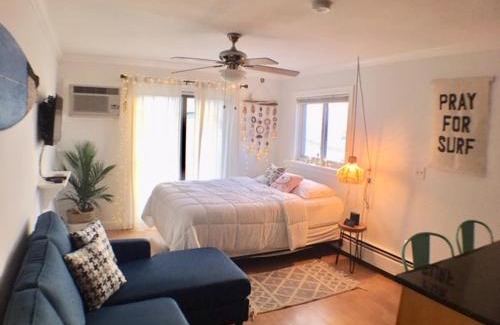 Hampton Apartment | Jonathan's Ocean Front Studio Suites Hampton Beach!
