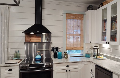 Melrose on the Beach House | JonBie Daufuskie Sea Witch. Golf cart included with booking.