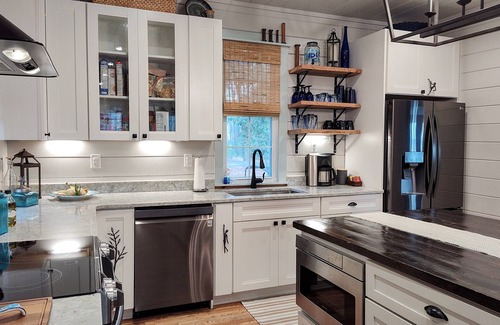 Melrose on the Beach House | JonBie Daufuskie Sea Witch. Golf cart included with booking.