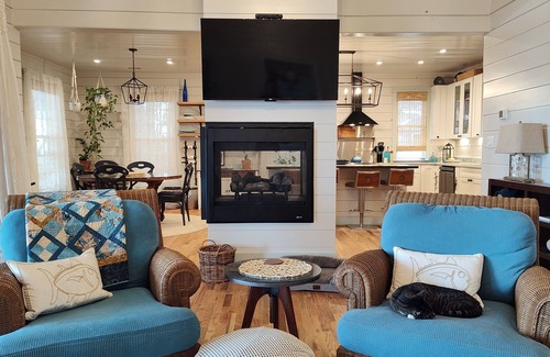 Melrose on the Beach House | JonBie Daufuskie Sea Witch. Golf cart included with booking.