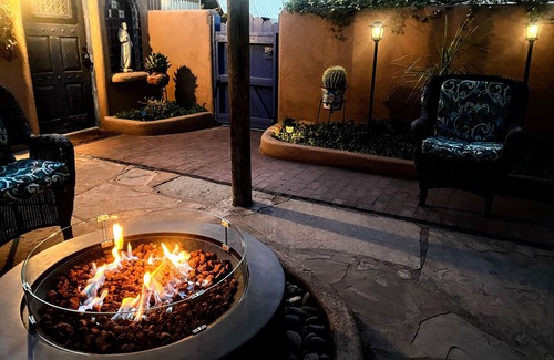 Mesilla Apartment | Josefinas Queen Suite in Mesilla Plaza