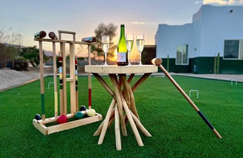 Joshua Tree Villa | Joshua Tree Country Club-Villa/Pool/Sport/Boulders