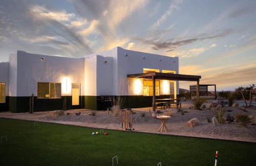 Joshua Tree Villa | Joshua Tree Country Club-Villa/Pool/Sport/Boulders
