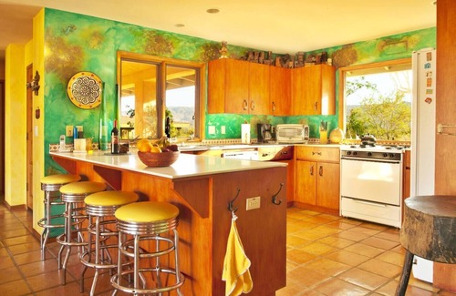 Monument Manor House | Joshua Tree Oasis