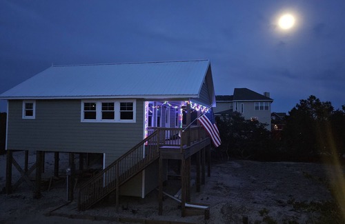Corolla Cottage | Josies Joint-New for 2024 Newly built only 3.5 Miles off Blacktopn