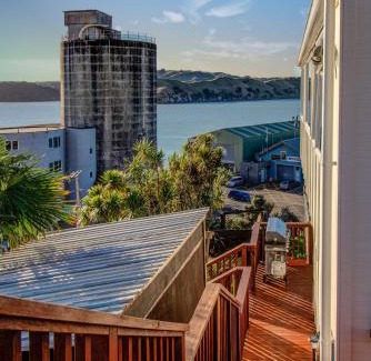 Raglan Apartment | Journeys end