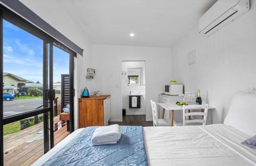 Whangamata House | Joy's Rest Cabin - Whangamata