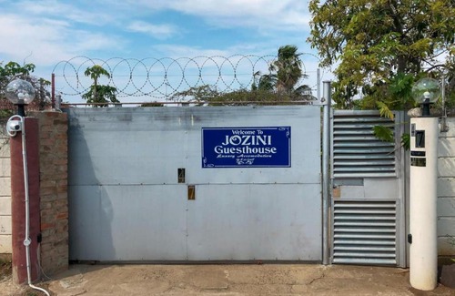 Jozini House | Jozini Guesthouse