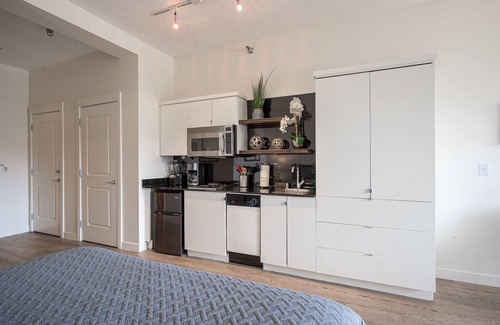 Lake Las Vegas Apartment | Jr. Suite on top floor with Lake views & access!