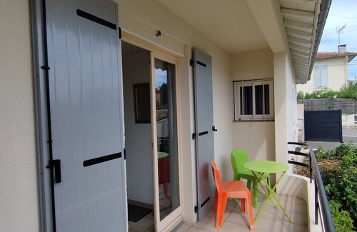 Antibes House | Juan les Pins. Petite Maison, Quartier Calme à 500m de la Plage