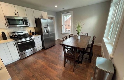 Washington House | Judge’s Quarters: Exquisite Luxury Apartment