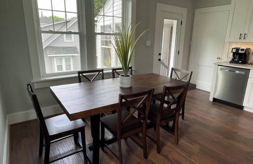 Washington House | Judge’s Quarters: Exquisite Luxury Apartment