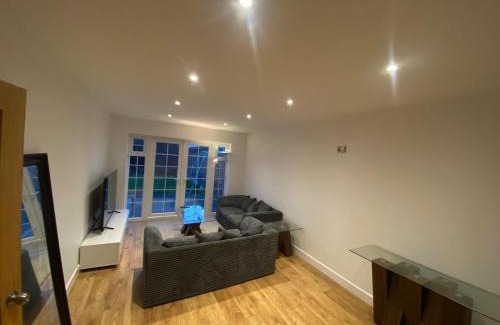 Cowley Apartment | Jugno Home