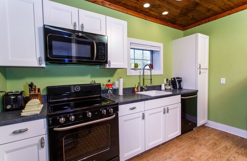 Fish Creek Hotel | Julie's Park Cafe and Motel