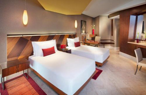 Garhoud Hotel | Jumeirah Creekside Dubai