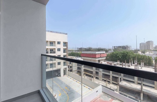 Jumeirah Village Triangle Apartment | Jumeirah Village Triangle for 2 with Swimming Pool