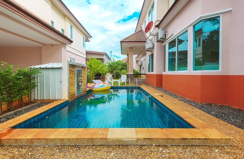 Downtown Krabi Villa | June Pool Villa